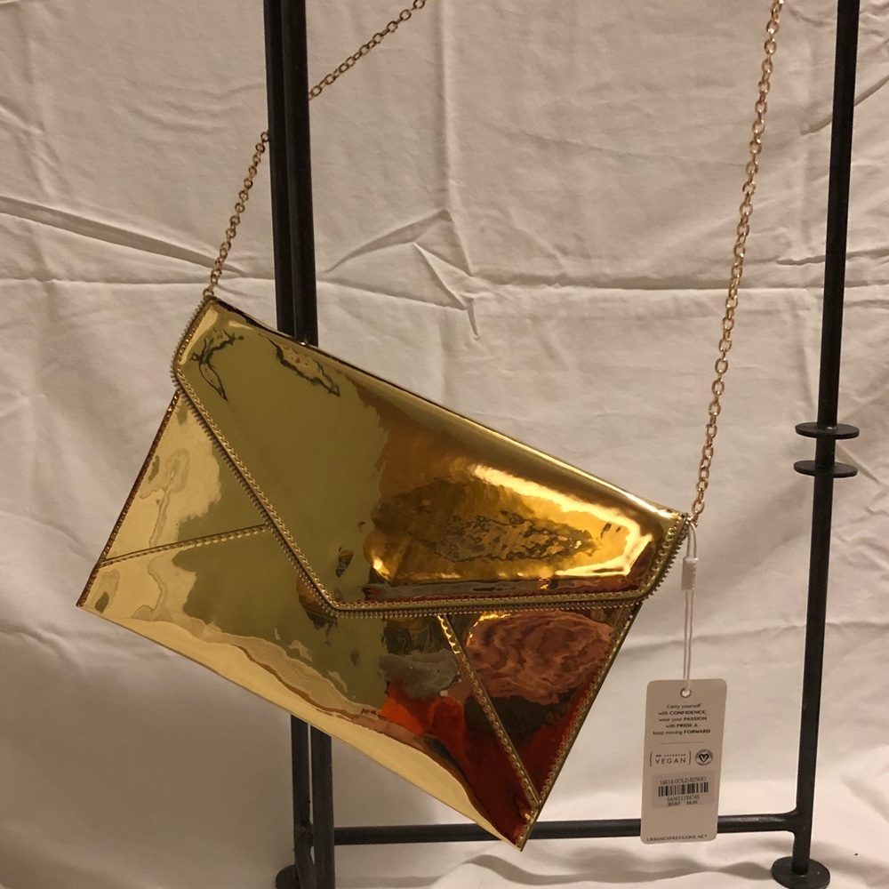 Shiny gold shoulder purse